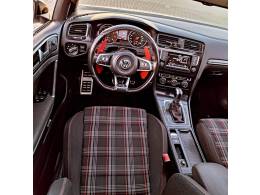 VOLKSWAGEN - GOLF - 2014/2015 - Branca - R$ 125.000,00